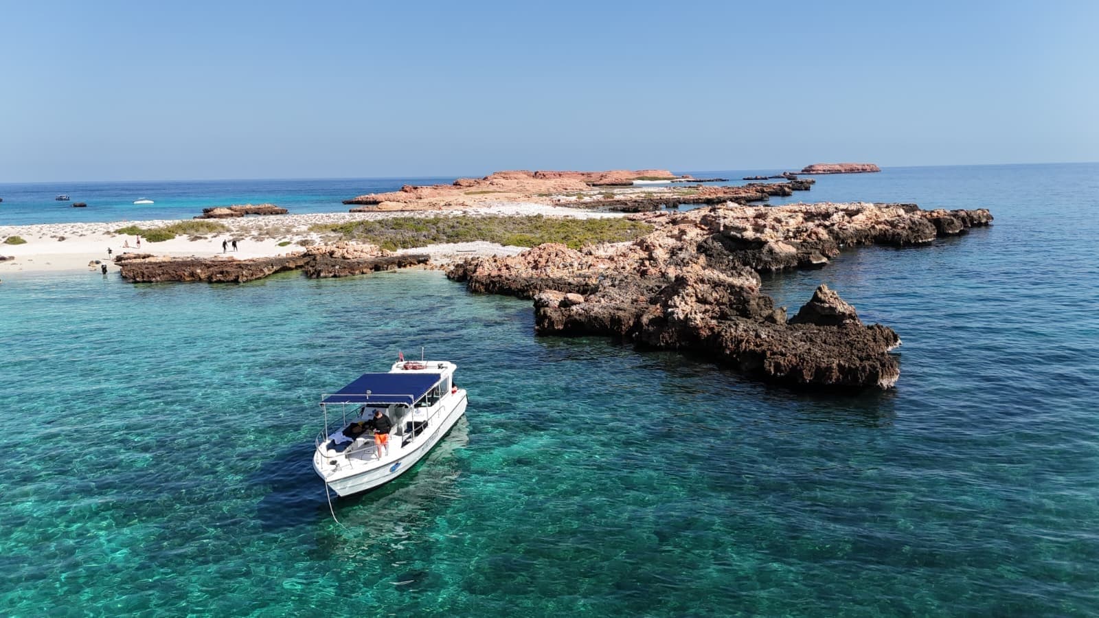 Horizon TWO — Horizon Blue cruiser anchored near the Daymaniyat Islands, Oman